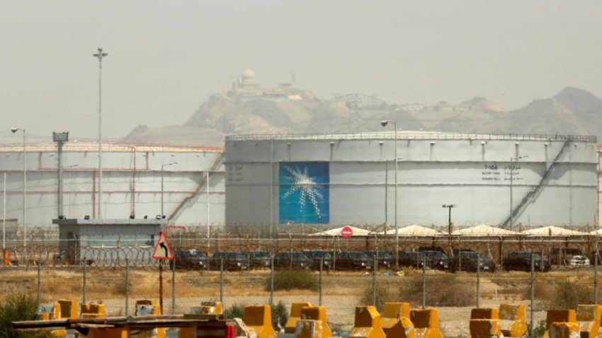 Suudi Aramco, spot piyasada petrol ihalesi açtı