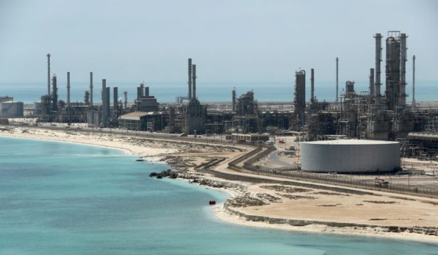 suudilerin-en-buyuk-petrol-rafinerisine-iha-saldirisi-CLcvN4GQ.jpg