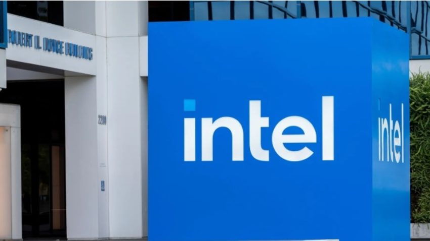 Trump Intel’in ABD hükümetine % 10 oranında pay vermeyi kabul ettiğini söyledi