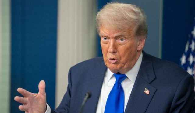 trump-siye-kapiyi-kapatmadi-71UEBlc6.jpg