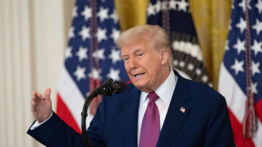 Trump’tan müttefiklerine sert reaksiyon: Gidin jet yakıtınızı Hürmüz’den alın