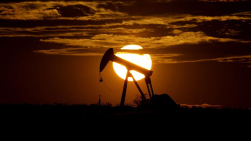 UEA’dan tarihi petrol rezervi kullanımına onay