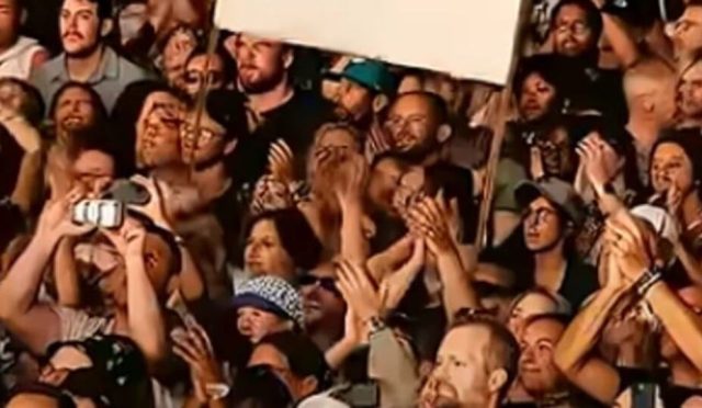 will-smithten-yapay-zekayla-uydurma-kalabalik-konser-imaji-ACSr2H2R.jpg